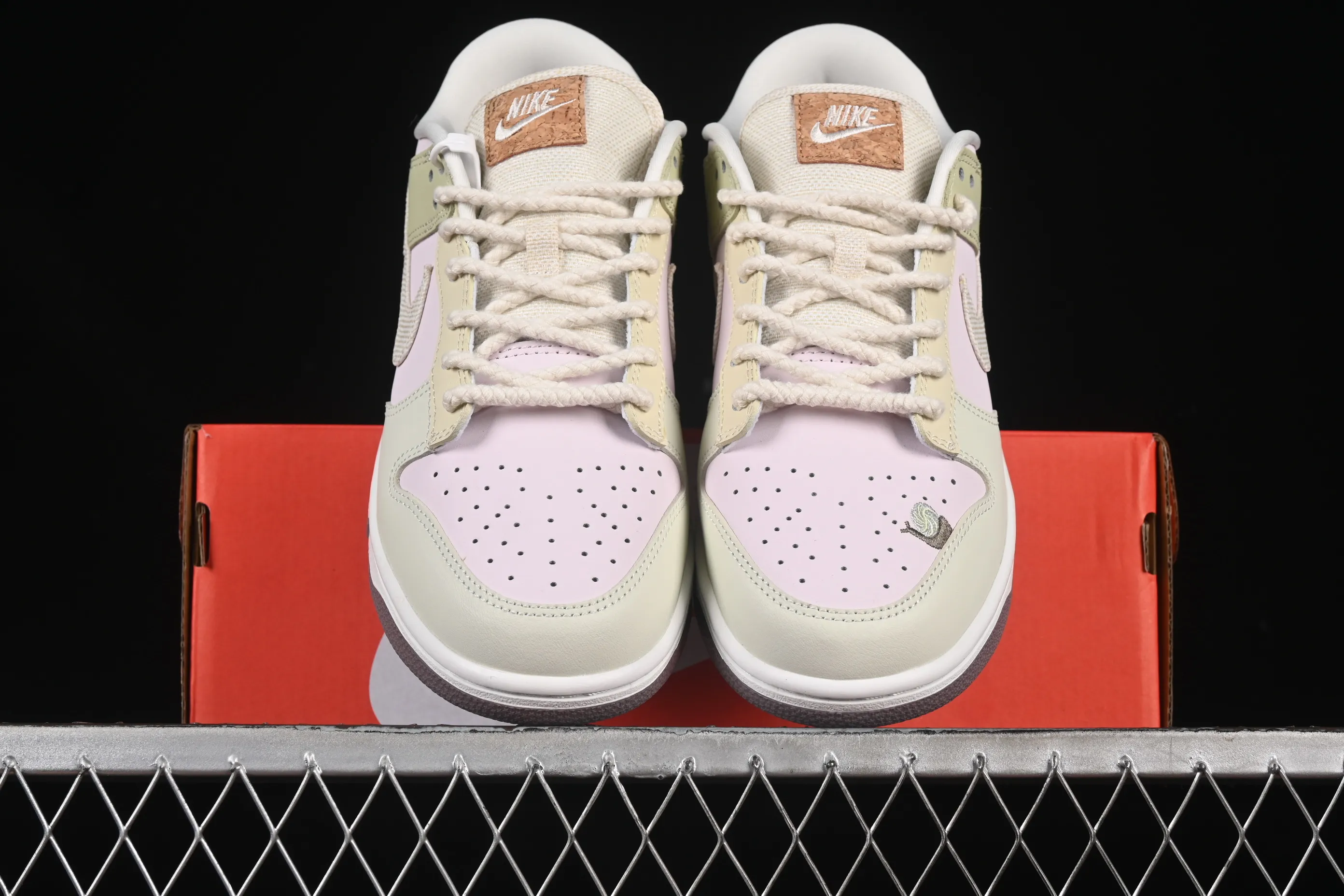All categories Nk SB Dunk series Nk SB Dunk Low low-top sneakers Nike Dunk Low "Mushroom" floral theme low-top casual sneakers IB8876-661